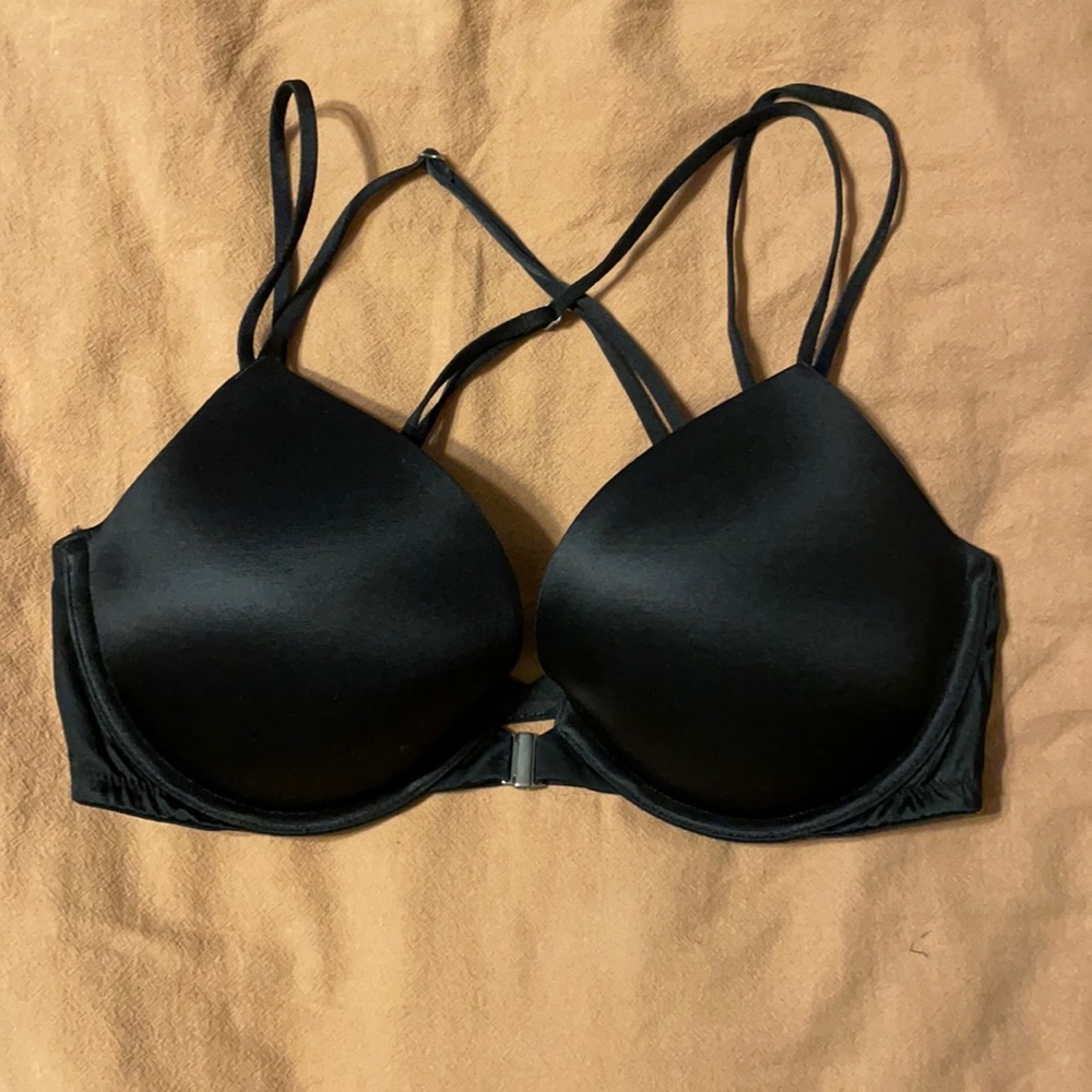 Black Victoria Secret push up bra!